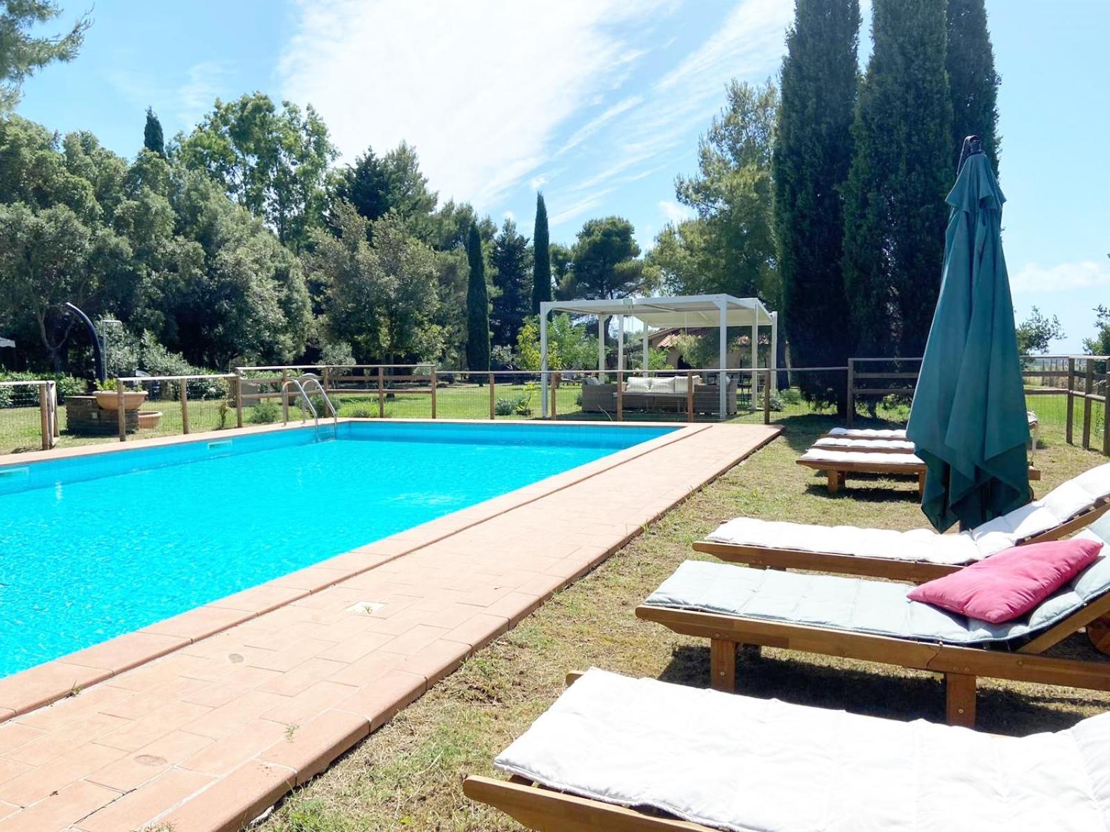 チェチナRelais Casale Il Poggetto - Oleandri By Zoom In Earthアパートメント エクステリア 写真